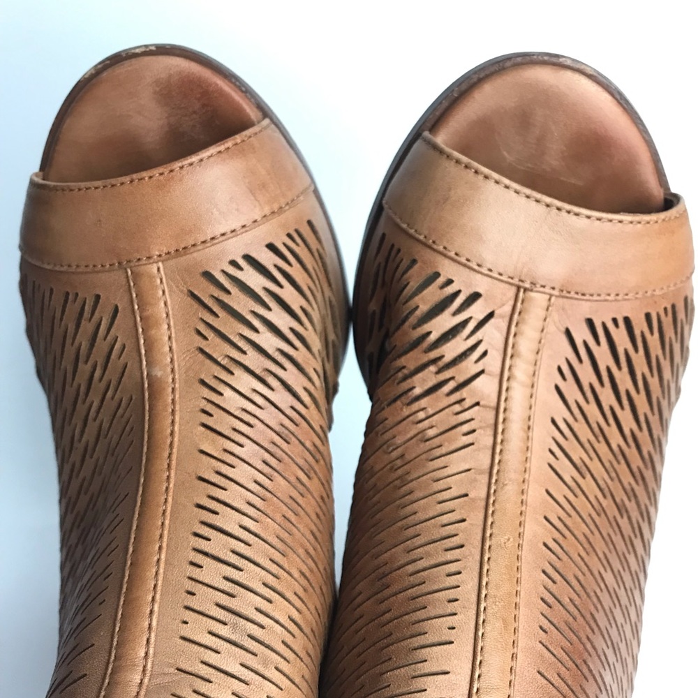 Vince Camuto Lavette Peep Toe Ankle Booties Brown - Picture 8 of 8